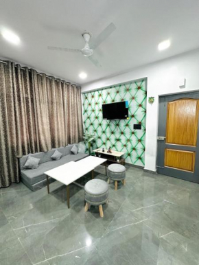 Newly built Flat Near Taj Mahal